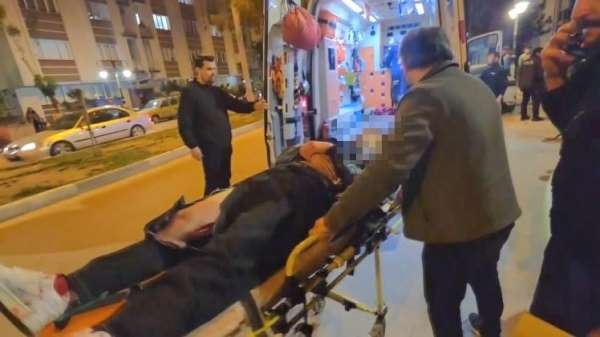 Kütahya'da iki genç bıçaklı saldırıda yaralandı