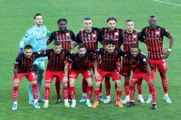 Süper Lig'e yükselecek son takım yarın belli olacak
