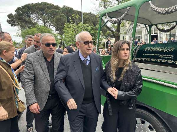 TFF Onursal Başkanı Şenes Erzik'in acı günü: Eşi Dilek Erzik son yolculuğuna uğurlandı