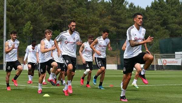 Beşiktaş kondisyon ve taktik çalıştı