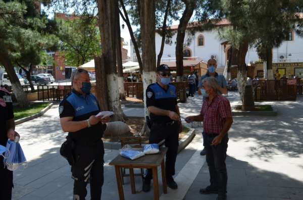 Maske takmayan 5 kişiye ceza kesildi