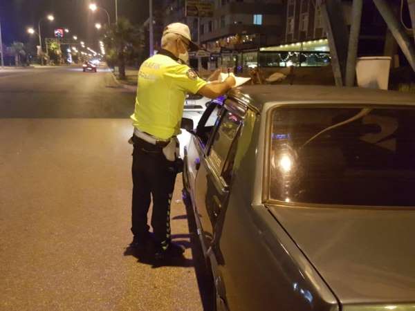Ünye'de bir gecede 7 bin 830 lira ceza kesildi
