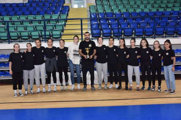 Bozüyüklü 'Bizim Kızlar' final grubundaki maçlarda 4. oldu