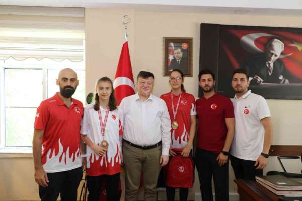 Aydın Gençlik ve Spor İl Müdürü Fillikçioğlu başarılı sporcuları ödüllendirdi - Aydın haber