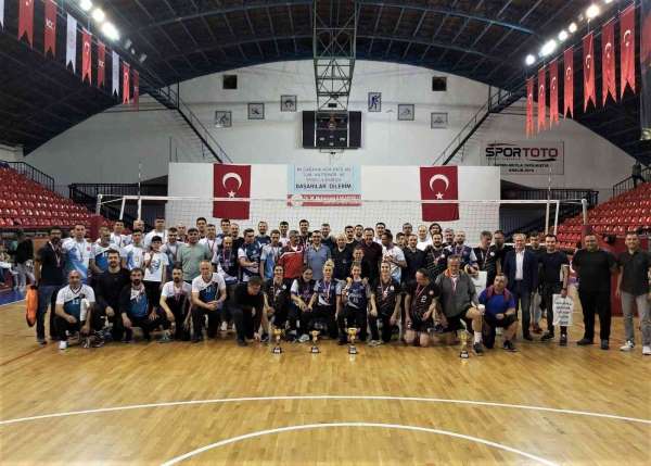 Kütahya'da kurumlar arası voleybol turnuvası sona erdi - Kütahya haber