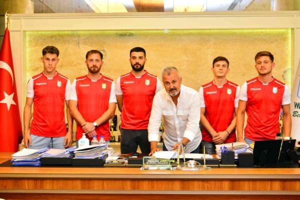 Manavgat Belediyespor'da 14 imza birden atıldı - Antalya haber