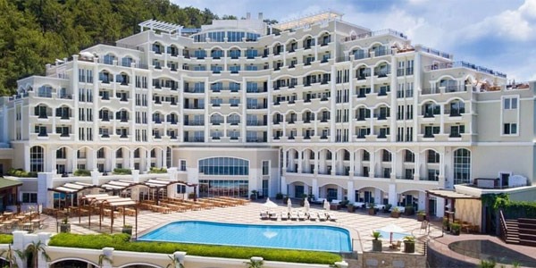 Çeşme, Bodrum, Marmaris: Yazın Vazgeçilmezi Ege'nin En Popüler Otelleri!