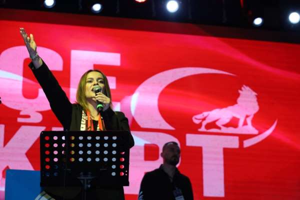 Vezirköprü'de Burçe Bozkurt ve Ali Kınık konseri