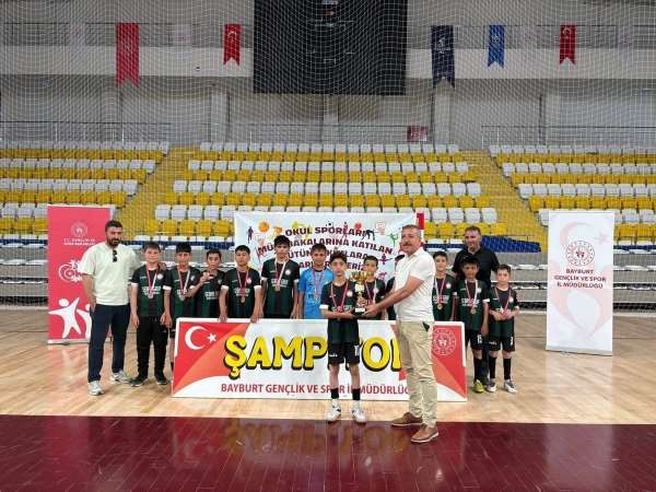 Bayburt'ta küçük erkekler futsal il birincisi belli oldu