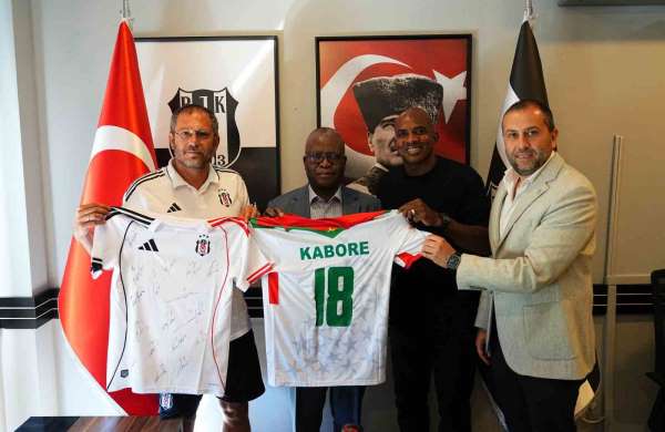Burkina Faso Büyükelçisi Vinta Some ile Spor Büyükelçisi Charles Kabore'den Beşiktaş'a ziyaret