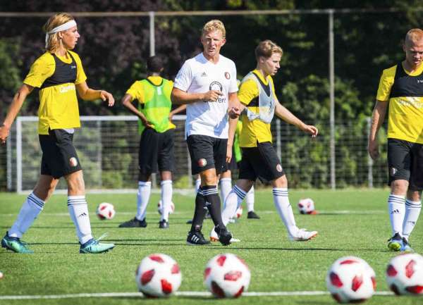 Dirk Kuyt, 11 yıl sonra Fenerbahçe'ye döndü