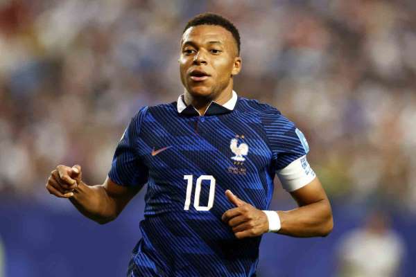Mbappe ve Haaland golleriyle, ülkelerini son 32 turuna taşıdı