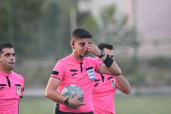 Samed Armut, düdüğünü astı