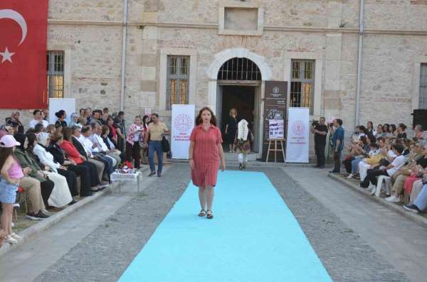 'Sinop Kırmızısı' defilesine büyük ilgi