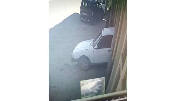 Tamir etmek istediği otomobilin altında kaldı