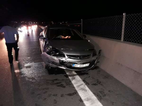 Tarsus'ta kaza yapan sürücü aracını bırakıp kaçtı 
