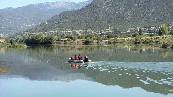 Kelkit Çayı'nda kaybolan genç kızı arama çalışmaları sürüyor