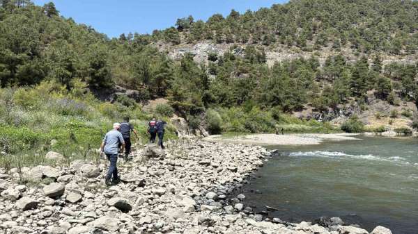 Kelkit Çayı'nda kaybolan genç kızın cansız bedenine kuzgunlar sayesinde ulaşıldı