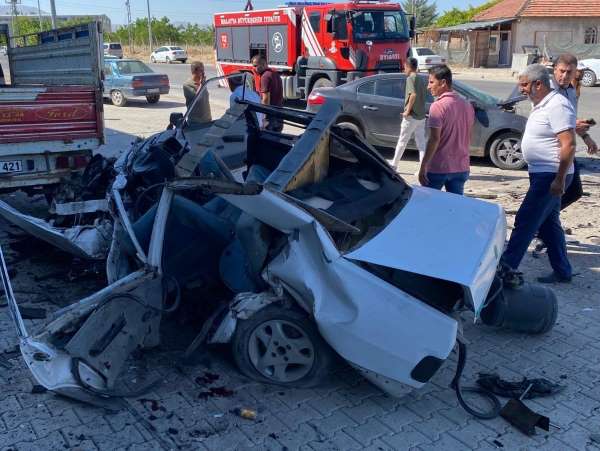 Malatya'daki kazada Tofaş hurdaya döndü: 1 ölü, 1 yaralı