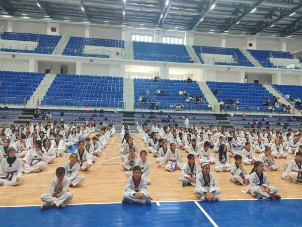Malatya'da 476 sporcu siyah kuşak için ter döktü