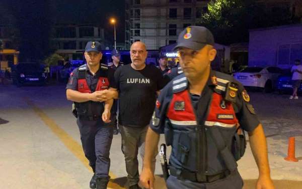Uyuşturucudan gözaltına alınan Ezel Akay'ın kenevir tarlasına çevirdiği evinden şok görüntüler
