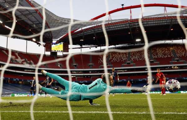 Şampiyonlar Ligi Finali: Paris SG: 0 - Bayern Münih: 0 (İlk yarı) 