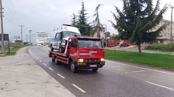 Ordu'da ambulans kazası: 4 yaralı