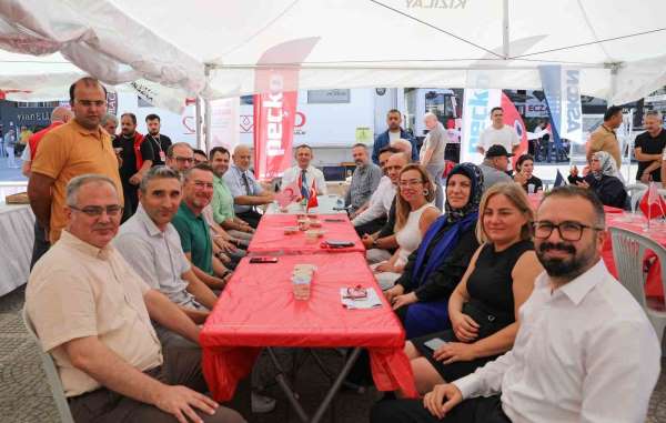 Samsun İl Sağlık Müdürlüğü yöneticilerinden Kızılay'ın kampanyasına destek