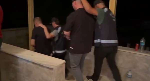 Samsun'da aranan 2 şahıs saklandıkları evde yakalandı