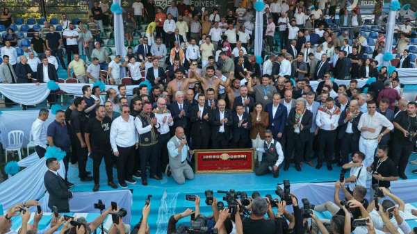 66. Geleneksel Kurtdereli Mehmet Pehlivan Yağlı Güreşleri'nde altın kemer Mustafa Taş'ın