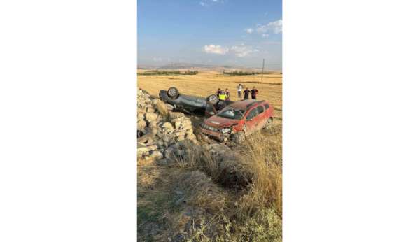 Afyonkarahisar'da trafik kazası: 1 ölü 5 yaralı