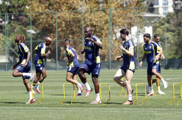 Fenerbahçe, Lyon ile oynayacağı rövanş maçı hazırlıklarına başladı