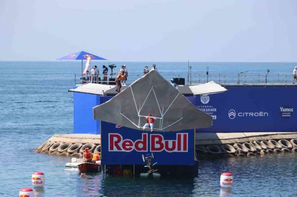 Red Bull Uçuş Günü, Caddebostan Sahili'nde nefes kesti