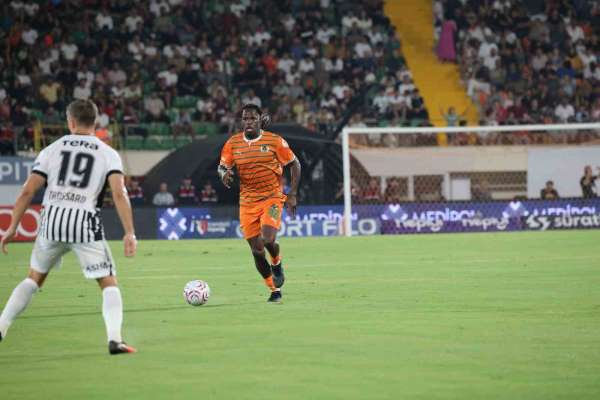 Trendyol Süper Lig: Corendon Alanyaspor: 0 - Beşiktaş: 0