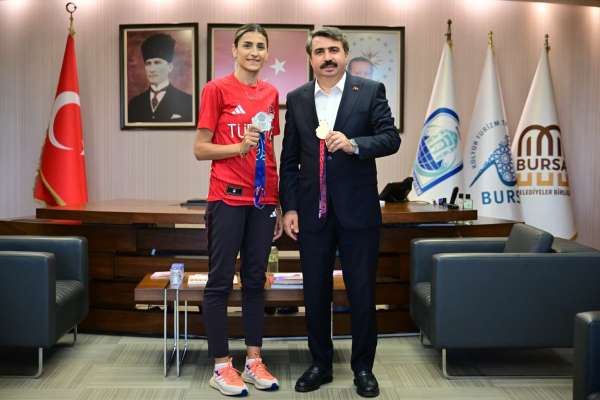Yıldırım'ın altın kızı zirvede