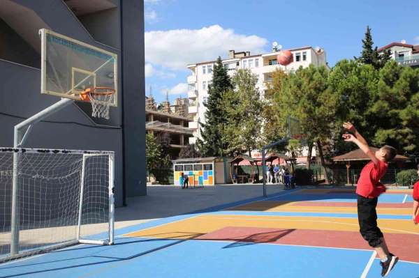 106 okula daha basketbol ve voleybol sahası kazandırıldı - Kocaeli haber