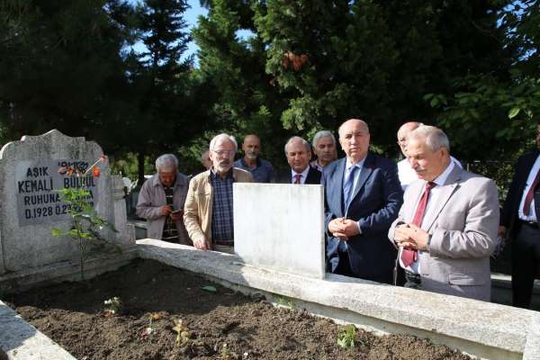 Aşık Kemali Bülbül vefatının 10'uncu yılında kabri başında dualarla anıldı