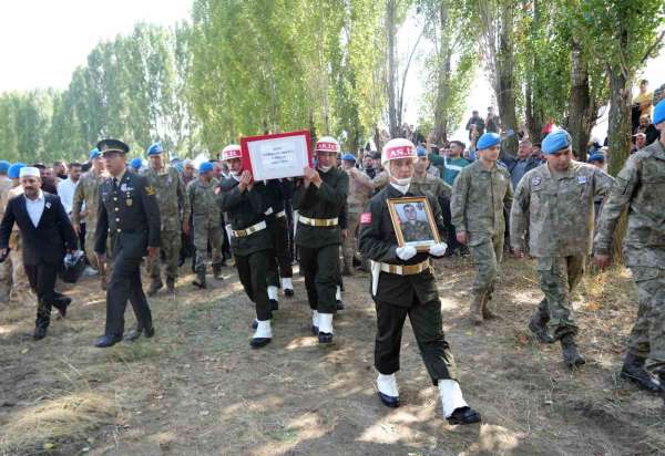 Şehit Piyade Sözleşmeli Er Abakay memleketi Muş'ta toprağa verildi