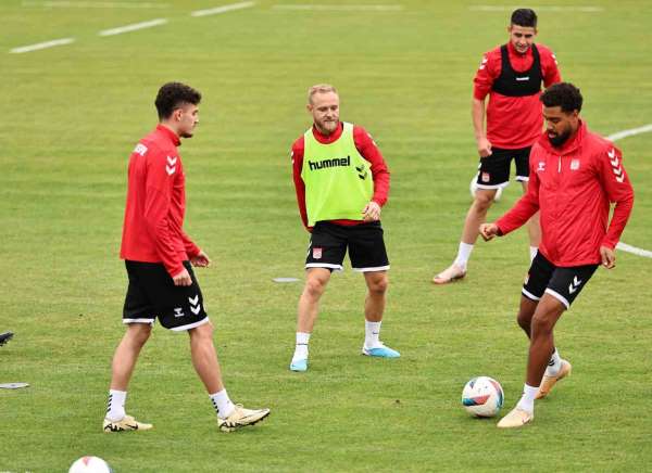 Sivasspor'da Başakşehir maçı hazırlıkları başladı