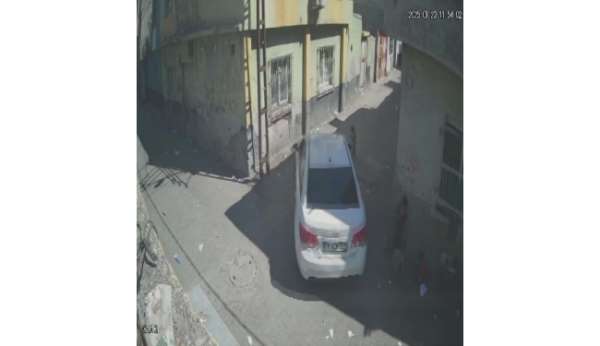 Otomobilin çarptığı 2 yaşındaki Cumali hayatını kaybetti: Kaza anı kamerada