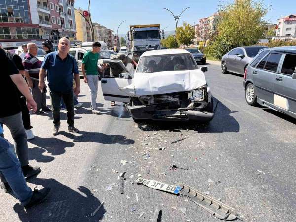 Yatağan'da trafik kazası: 3 yaralı