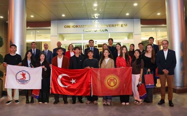 OMÜ'de Kırgız öğrencilerle başkonsolos buluşması