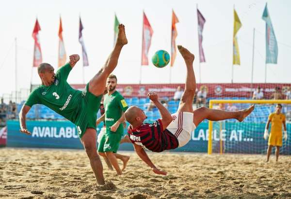 Dünya Kulüplerarası Plaj Futbolu Şampiyonası Alanya'da sürüyor 