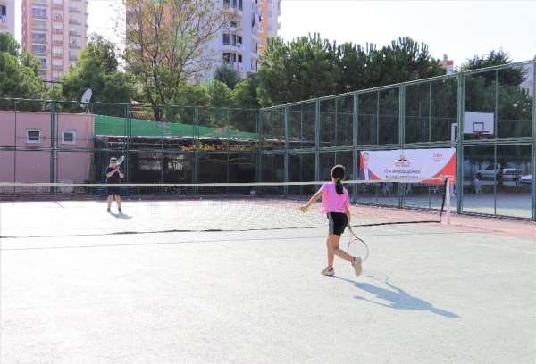 Cumhuriyet Kupası Tenis Turnuvası devam ediyor 