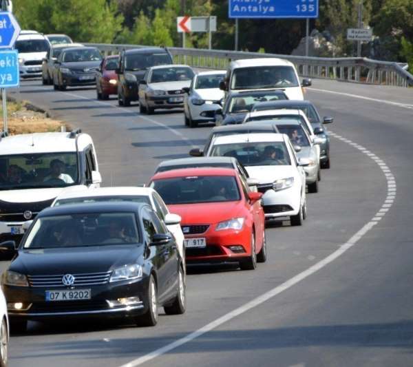 Antalya'da motorlu kara taşıtları sayısı 1 milyon 423 bin 136 oldu