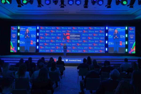 Pazarlama dünyasının yıldızlarını İstanbul'da buluşturan Global Marketing Summit başladı