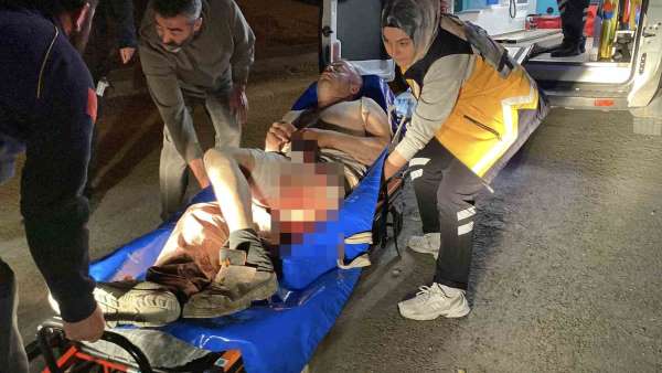 Aksaray'da Kılıçaslan Parkı'nda 8 yerinden bıçaklanan adam ağır yaralandı