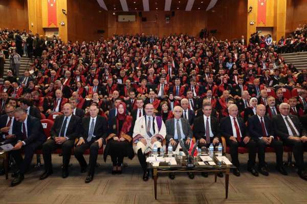 Atatürk Üniversitesi Rektörü Prof. Dr. Hacımüftüoğlu: 'Yerli ve milli yapay zeka platformumuz ATAZEKA'yı kurdu