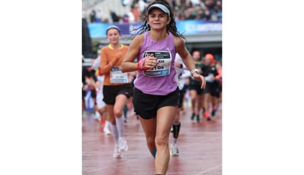 Aydınlı öğretmen 42 kilometrelik maratonu rekoruyla tamamladı