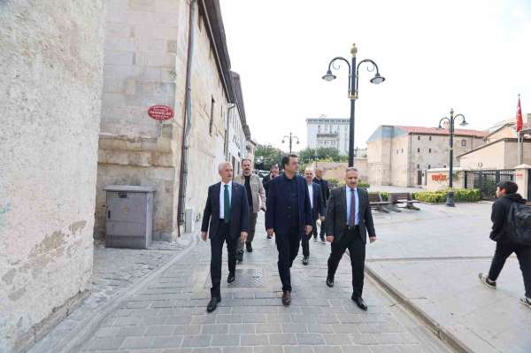 Şahinbey Belediyesi'nin projeleri Tokat protokolüne anlatıldı
